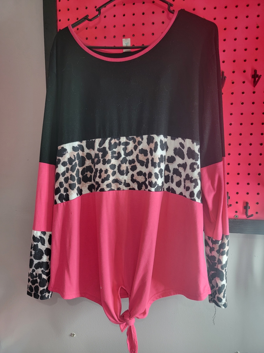 Women's Pink Colorblock Leopard Tie-Hem Top